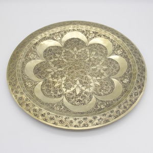 Vintage 14&quot; Etched Brass Serving Tray // Large 2lb Hammered Decorative Gold Centerpiece Dish, Housewarming Gift, Catch All Plate