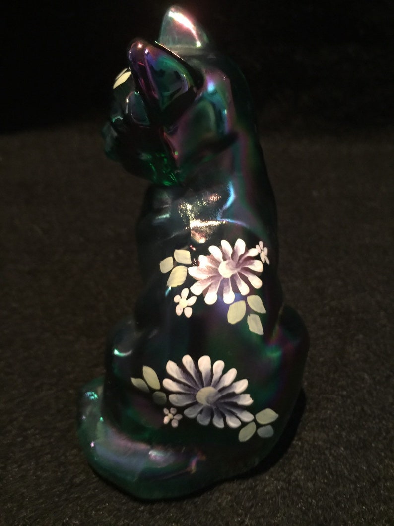 Fenton green iridized cat