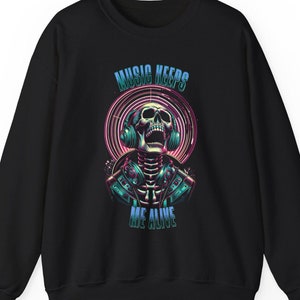 Music Keeps Me Alive Sweatshirt, Men&#39;s Crewneck, Gift for Music Lovers, Halloween, Casual Wear, Cozy Fall Clothing, Vintage Graphic, Gildan