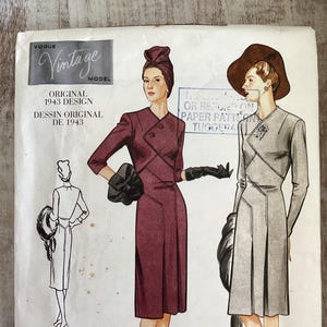 Vogue Vintage Model 2569 - Original 1943 Dress Design - Size 12-14-16 Factory Folded