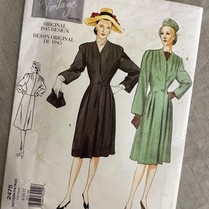 Patrón de abrigo vintage Vogue de los años 40 n.° 2475: papel de seda original, diseño de Couturier de 1945, tamaño 8, 10 y 12, doblado en fábrica