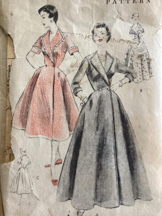 Vintage Vogue Sewing Pattern 8343 1950s Robe Gown Housecoat