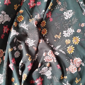 Vintage Rayon Challis Fabric ~ 1940s floral Print in dark Forest Green ~ Soft Drape ~ 1.4m