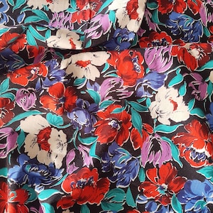 Retro 1980s Cotton/Rayon Fabric in Vibrant Floral - 1.43mtrs x 115cm wide