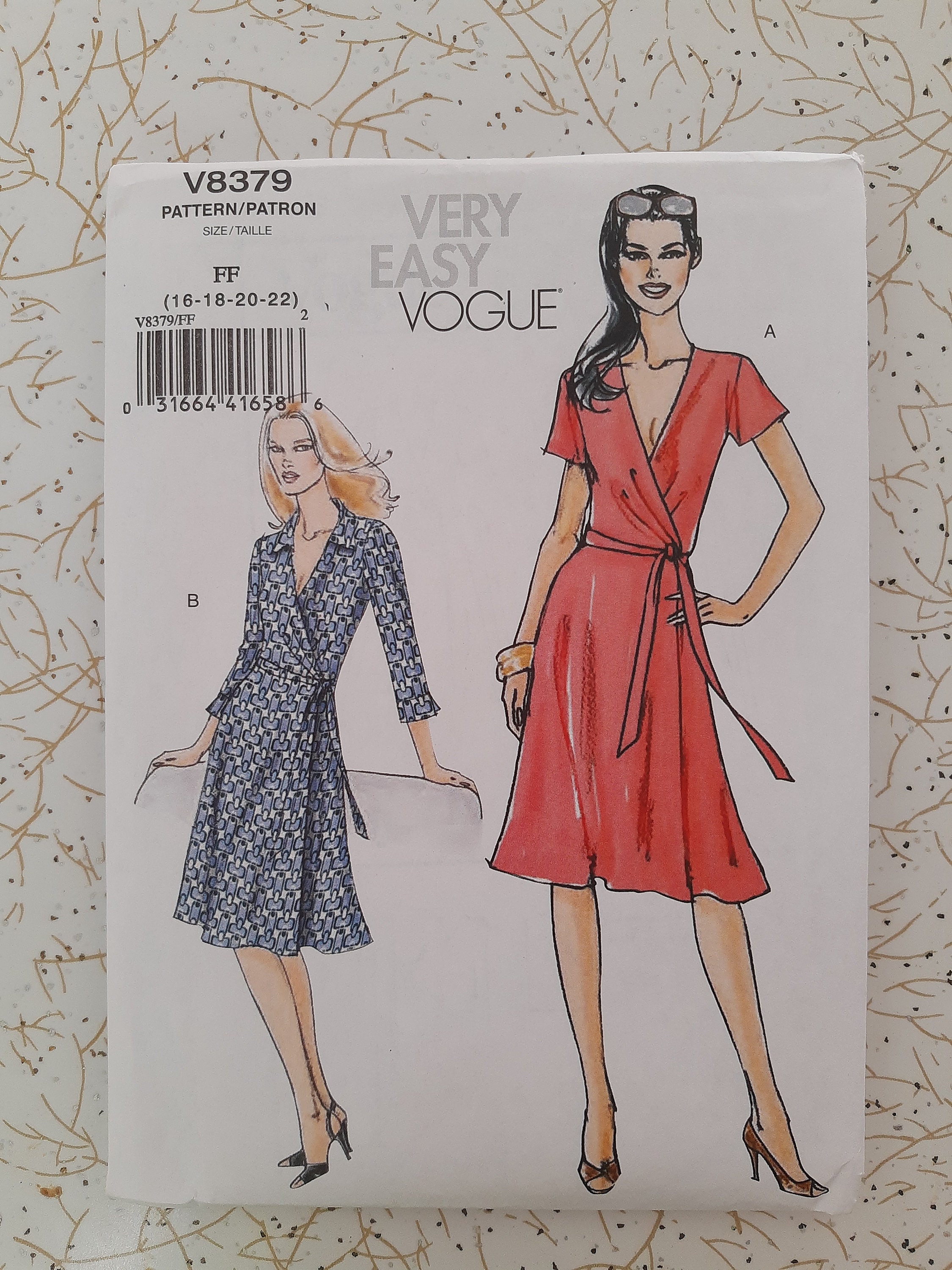2 Modelos Diferentes Vogue 8379 en inglés Patrón de Costura para Confeccionar Vestido de Mujer 