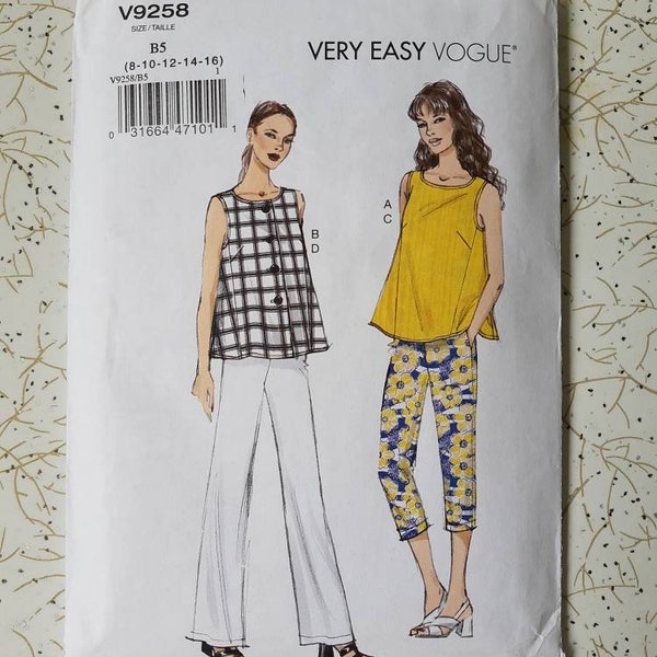 Vogue Swing Top Pattern with Button Highlights ~ 9258 Size 8-16 or 16-24