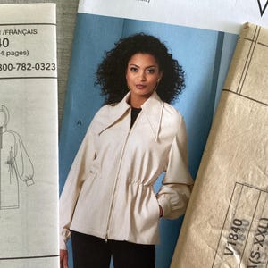 Vogue Pattern 1840 - Retro Sportswear Anorak Jacket - Hooded or Dagger Collar