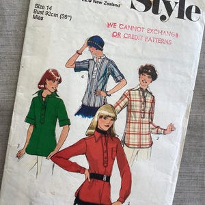 Chemisier vintage années 1970 avec patte de boutonnage sur le devant - Motifs de style 1772 - Taille 14