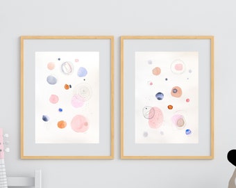 Conjunto de 2 acuarelas abstractas originales, círculos y óvalos en colores pastel. Arte moderno pared en tonos azul, coral, rosa y negro.