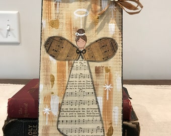 Rustic Angel Art: Salvaged Wood & Hymnal Sheet Decor