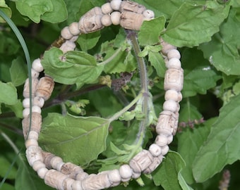 Tulsi Kanthi Mala fatta a mano: Collana con nome Radhe