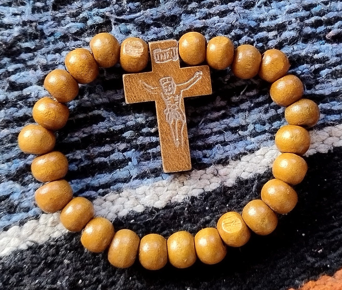 手作りの木製ロザリオブレスレット：キリスト教の祈りのビーズ - Etsy 日本