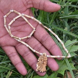 Tulsi Kanthi Mala: Collana con medaglione Radha Krishna