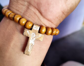 Men's Wooden Cross Bracelet: Beaded Christian Jewelry