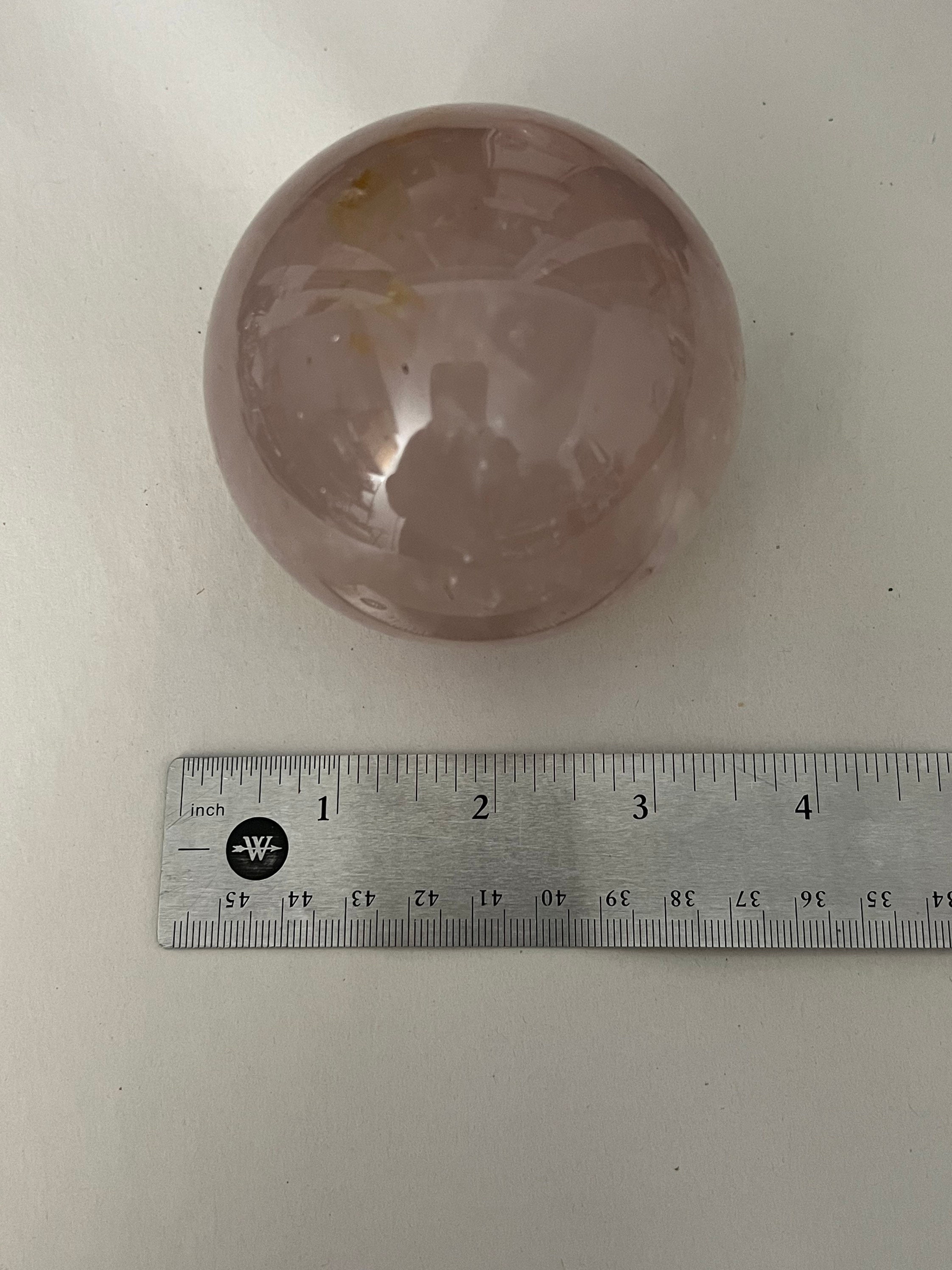 ローズクォーツ スフィア スタンド付き 1.7lb/73 mm、ローズクォーツ