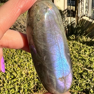 Piedra de palma de labradorita azul llamativa 103 g, labradorita de alto destello, piedra de preocupación de labradorita, piedra de bolsillo, ¡además de piedras de bolsillo GRATIS!