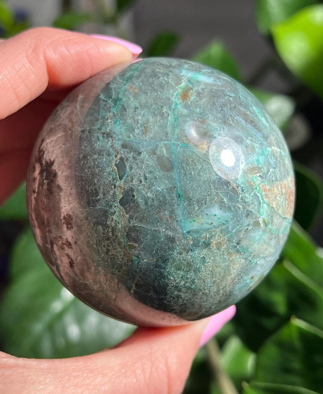 ポリッシュドクリソコラ スフィア 368g/47 mm、天然クリソコラ