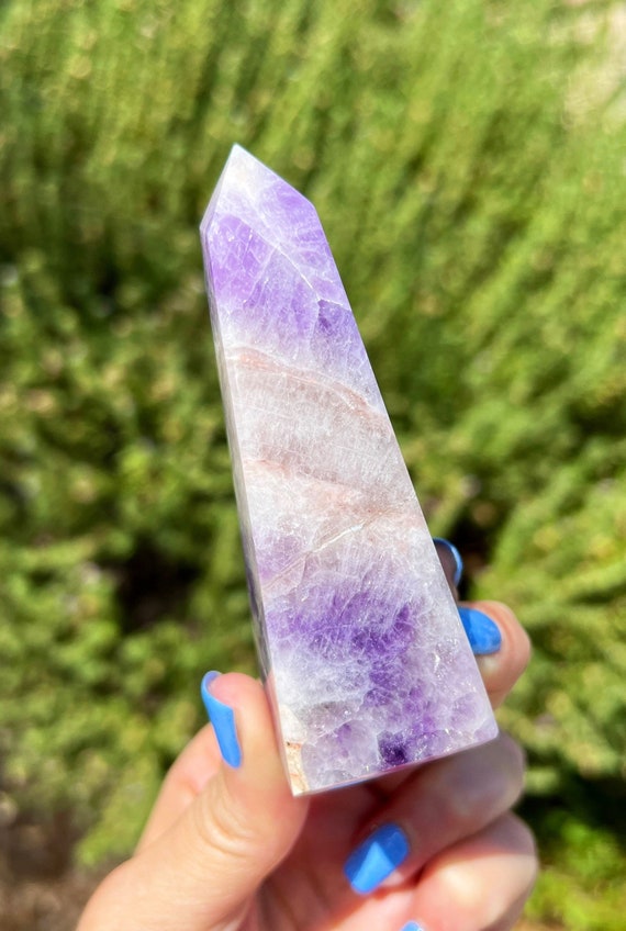 アメジストタワー ライトパープルアメジストタワー 136g - Etsy 日本