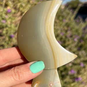 Self-Standing Agate Moon Carving 131g, Agate Moon Carving, Crystal Moon, Crystal Carving, Agate Carving, Polished Agate, Moon Crystal
