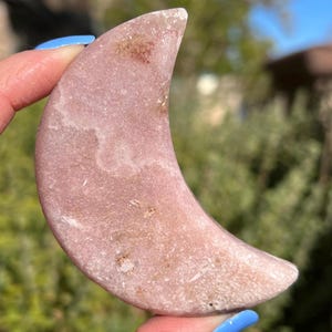 Pink Amethyst Moon Carving 85g, Pink Amethyst Moon, Amethyst Moon, Pink Amethyst Carving, Polished Pink Amethyst,