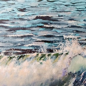 K&ouml;nnte beinhalten: Abstrakte Malerei von Meereswellen. Das Kunstwerk zeigt Schattierungen von Blau, Wei&szlig; und Gr&uuml;n, die die Bewegung des Wassers darstellen. Die Wellen brechen sich und erzeugen eine schaumige wei&szlig;e Krone.
