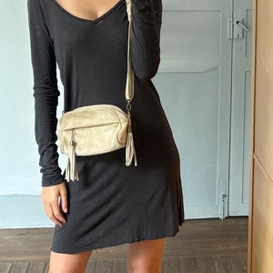 Natürliche Erdbeige Wildleder Kleine Tasche, Vintage echtes Leder kleine winzige Umhängetasche, Langer Riemen Schulter Quaste Festival Geldbörse