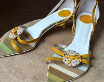 Vintage Paco Herrero yellow heels – striped Y2K mini sandals with bow & rhinestone detail, EU 39, playful retro aesthetic, 4cm heel
