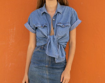 Jeans abbottonati, camicetta in denim vintage anni '90, denim Y2k su camicia in denim