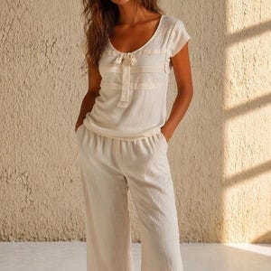 Vintage off white silk top with scoop neck and bow accent, Chic eggshell Massimo Dutti summer camisole, XS - S