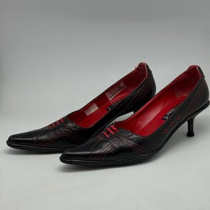 Rare Y2K pointed toe heels – black red oxford style – real leather – size EU38 – made in Spain – retro lace up kitten heels