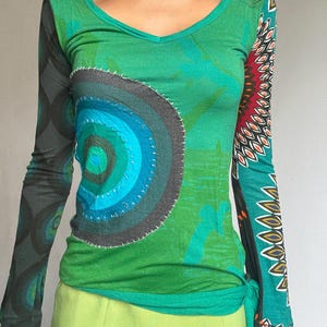 Desigual long sleeve green graphic blouse – bold print, tie waist detail – soft viscose top – no size tag, fits like XS–S