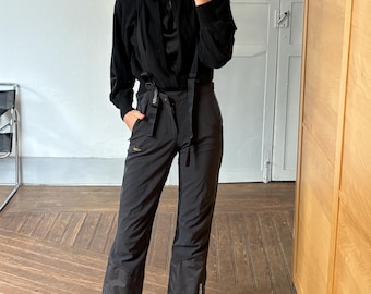Vintage Black Salewa Ski Pants – Functional & Stylish!