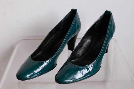 Green pumps size 9 hot sale