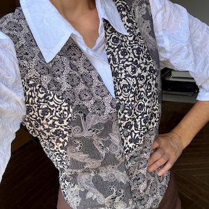 Italian Silk Tapestry Vest, Women gilet, Sleeveless jacket, Vintage light academia waistcoat, Bohemian smart clothing, 80s waistcoat, M