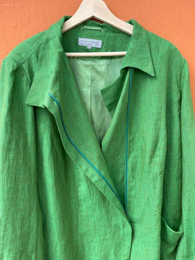 Vintage Emerald green linen blazer jacket, Berlin design feminine formal event wear, Classic design blazer image 8