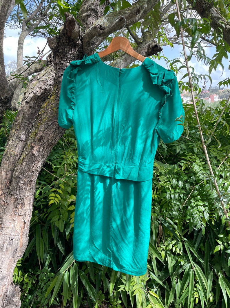 Robe courte vert émeraude en soie Sandro, robe de cocktail élégante, robe de bal simple, mode durable, vêtements design vintage pour femme image 9