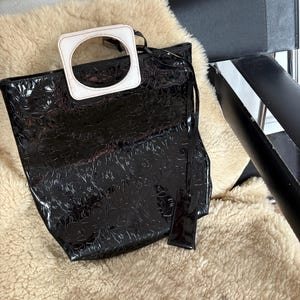 Vintage Lancôme Paris Black Patent Bag – Y2K Glossy Handbag with Cutout Handle – Statement Style – One Size