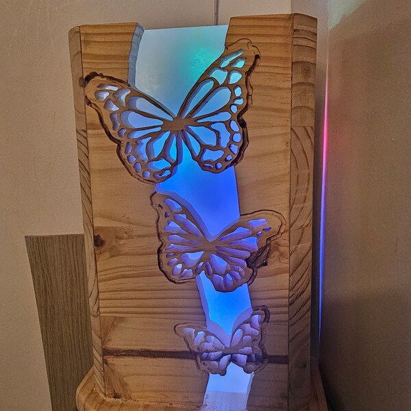 Lampe papillons (bois)