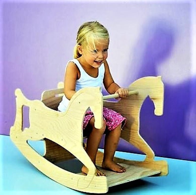 Лошадка-качалка 3в1. Детская качалка стол. Лошадь качалка - столик. Детская качалка со столиком.