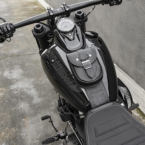Wrinkled premium leather Smart Tank Bag for 2018-2024 Harley Davidson Softail Fat bob | Made in italy