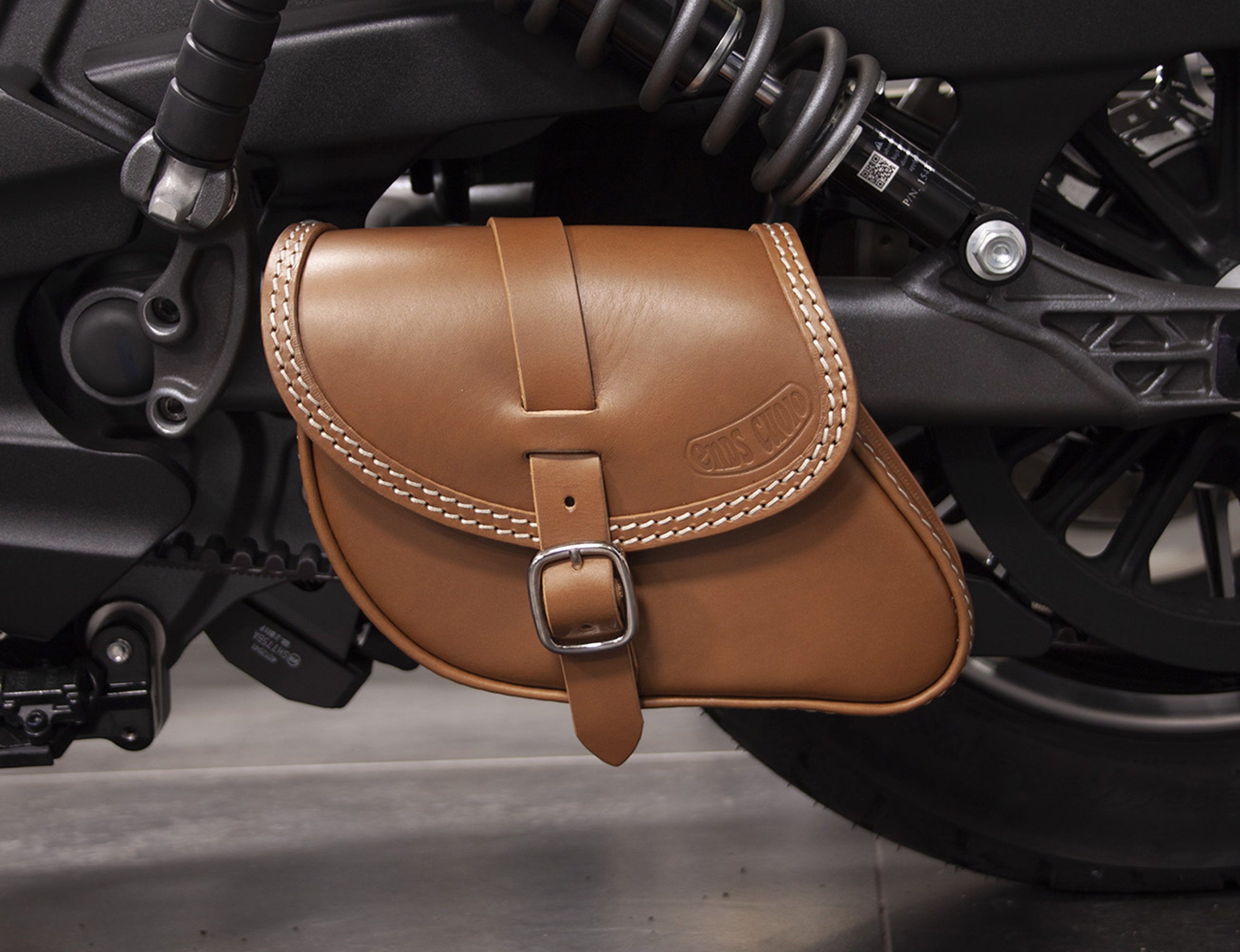 Big Oval - leather tool bag for motorcycles - Ends Cuoio