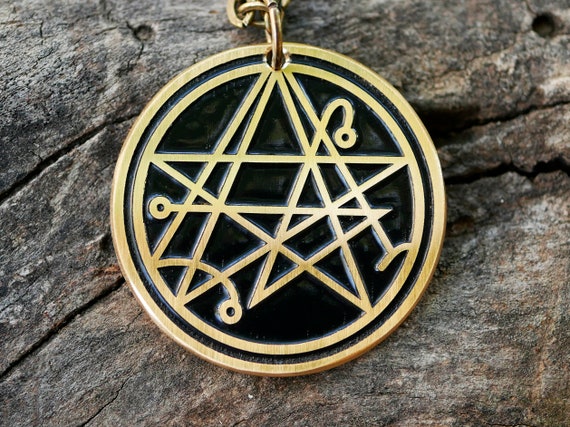 Necronomicon Symbol Pendant Sigil of the Gateway Necklace H.P Lovecraft Cthulhu Necronomicon Symbol Pendant Sigil of the Gateway Necklace H.P Lovecraft Cthulhu