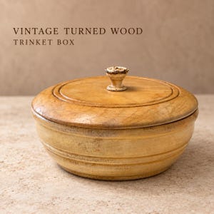 Vintage Schmuckkästchen aus Holz mit Metallknopf, runder Deckel