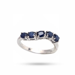 Anillo de zafiro azul natural, anillo de piedra preciosa ovalada de 4 x 3 mm, anillo de plata de ley 925, anillo de media eternidad de zafiro, joyería de zafiro, anillo hecho a mano