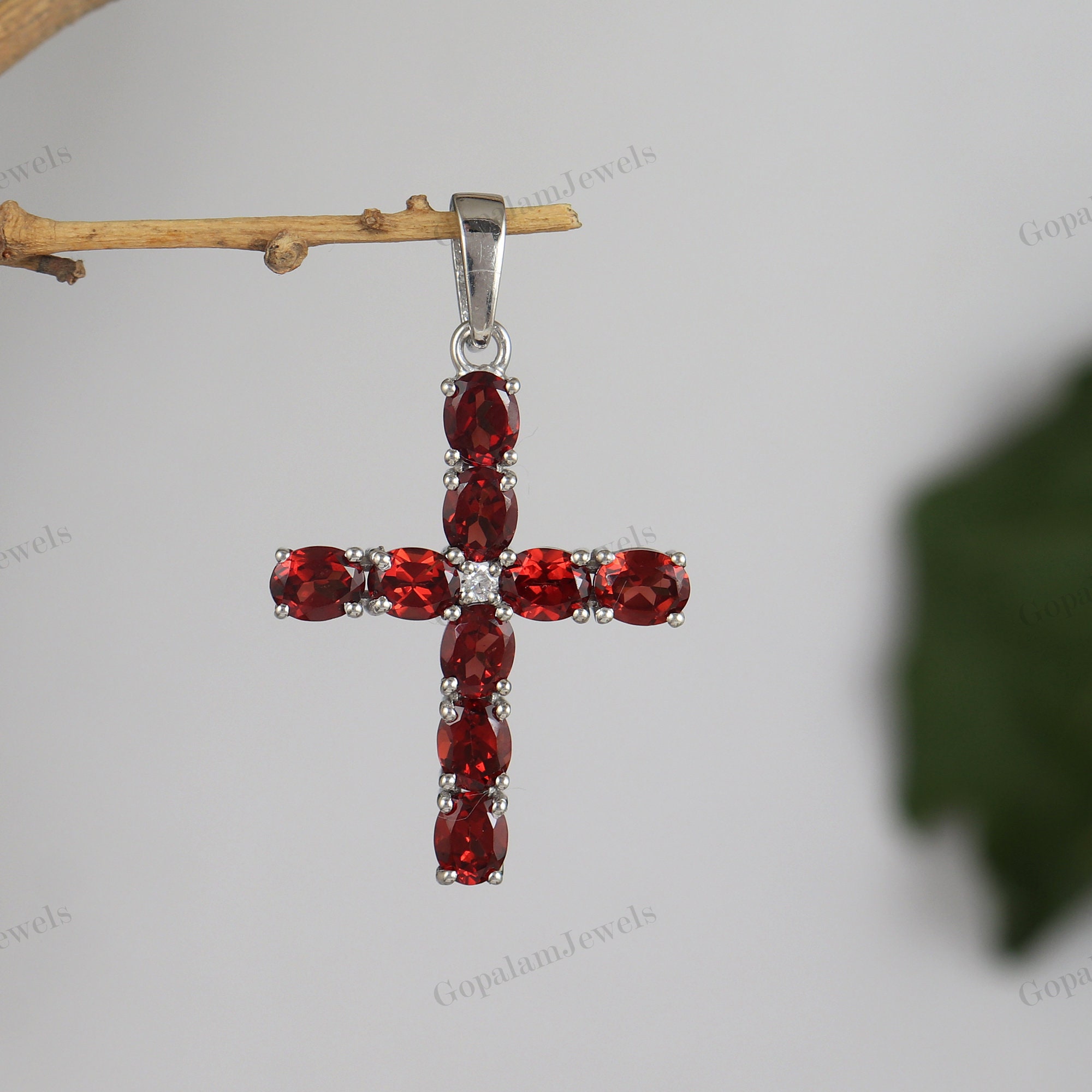 Ciondolo Croce In Argento 925 Con Granato Naturale – Fatto A Mano – GC0082