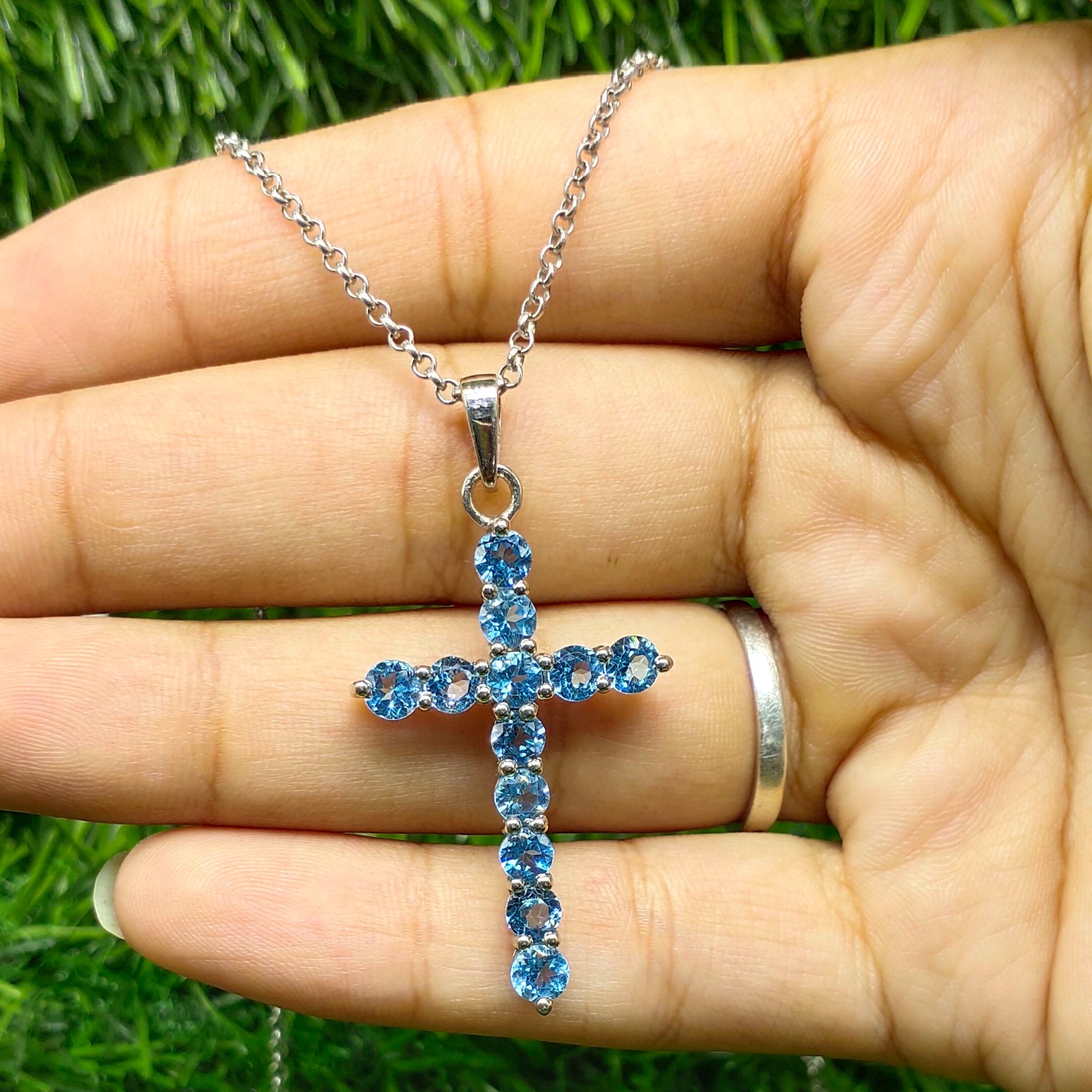 ブルートパーズクロスペンダント：スターリングシルバー12月の誕生石