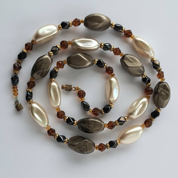 Vintage necklace amber brown and mother-of-pearl - image 1