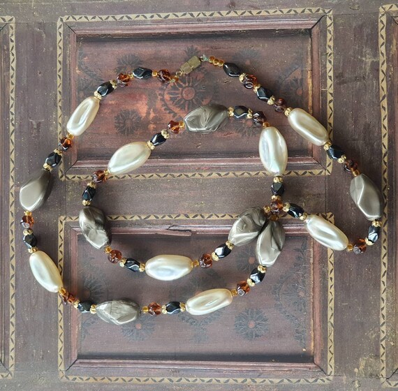 Vintage necklace amber brown and mother-of-pearl - image 7
