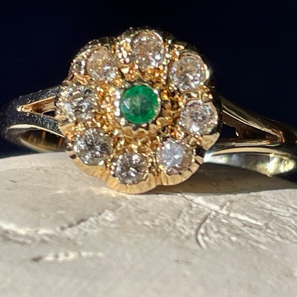Vintage 14ct Emerald Diamond Daisy Ring, Size O - UK 1979