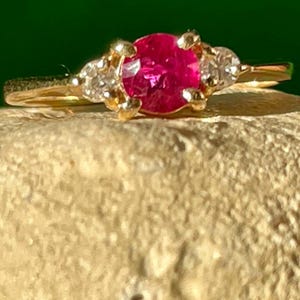 Vintage 14ct Ruby Diamond Trilogy Engagement Ring, 0.50ct Ruby (2g)